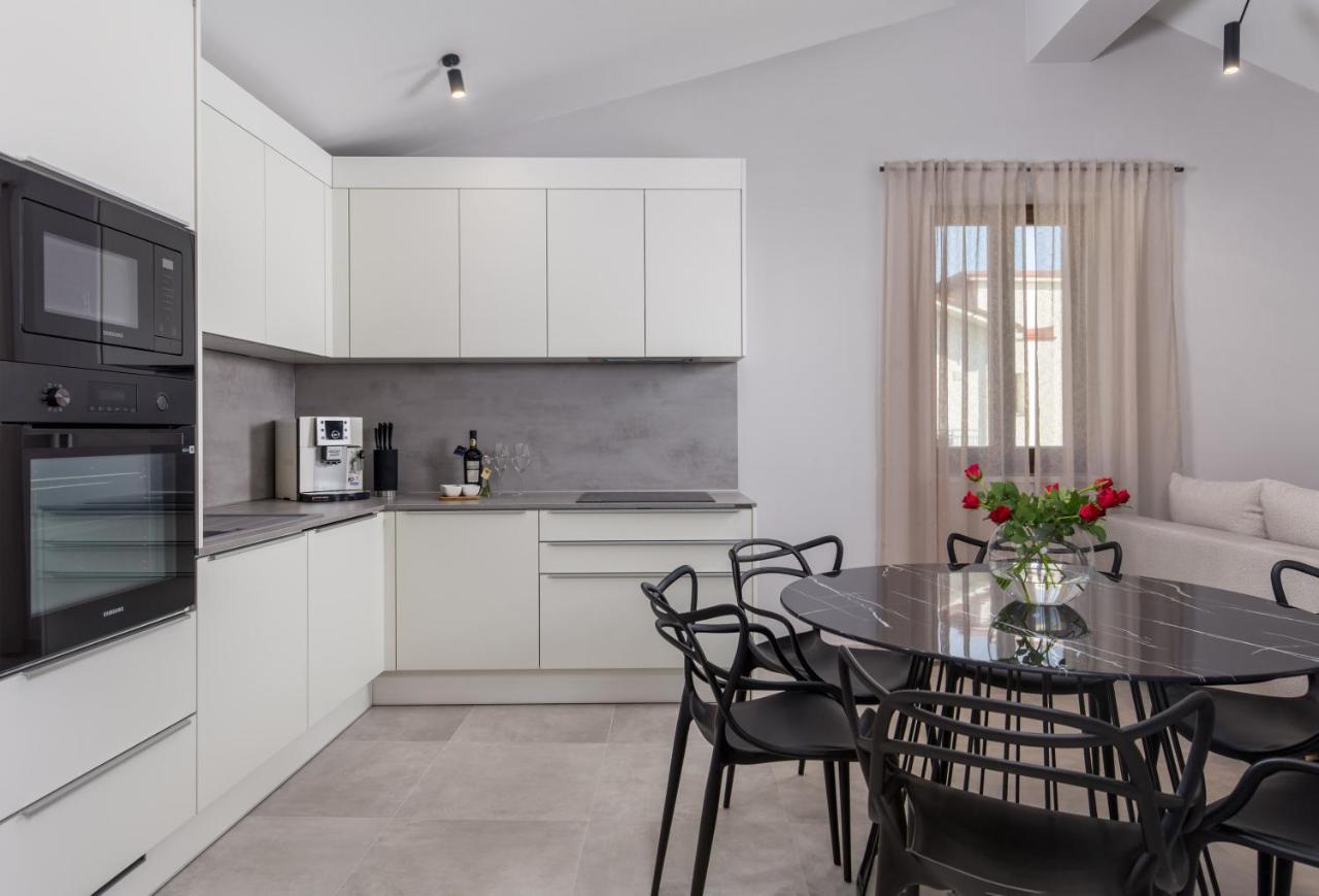 Apartmani Dogas ツリクヴェニツァ 部屋 写真