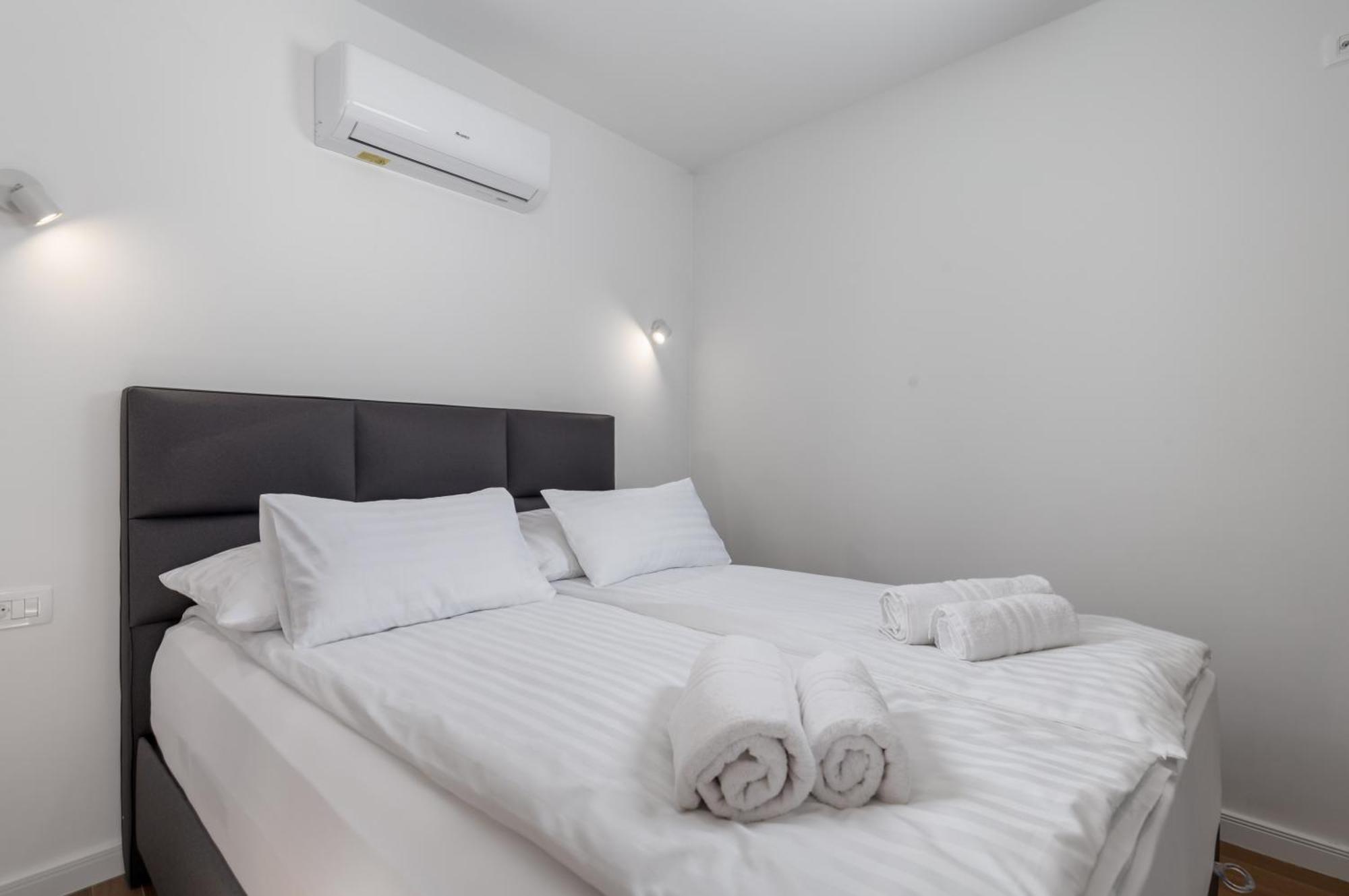 Apartmani Dogas ツリクヴェニツァ 部屋 写真
